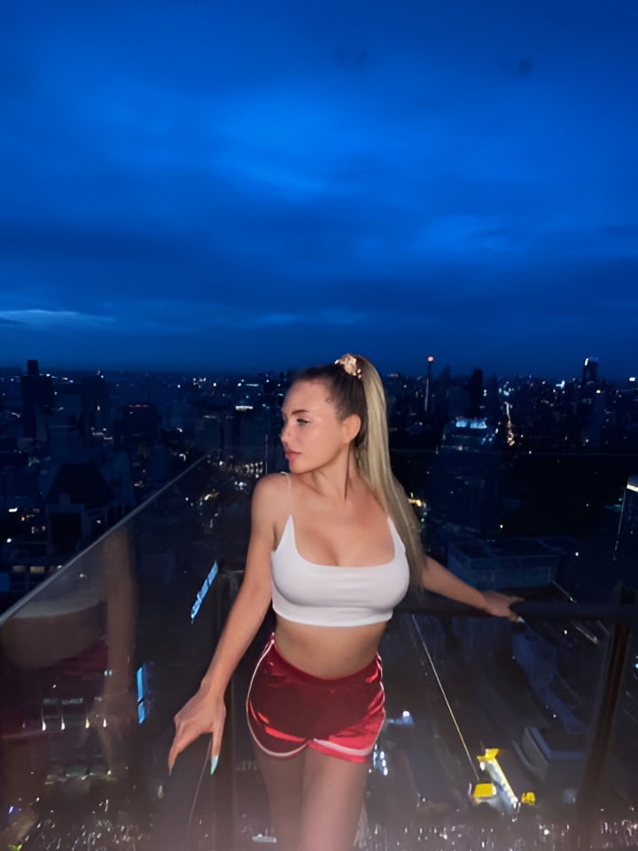 Римма привлекальеная девушка из Молодогвардейска цена от 2500 руб