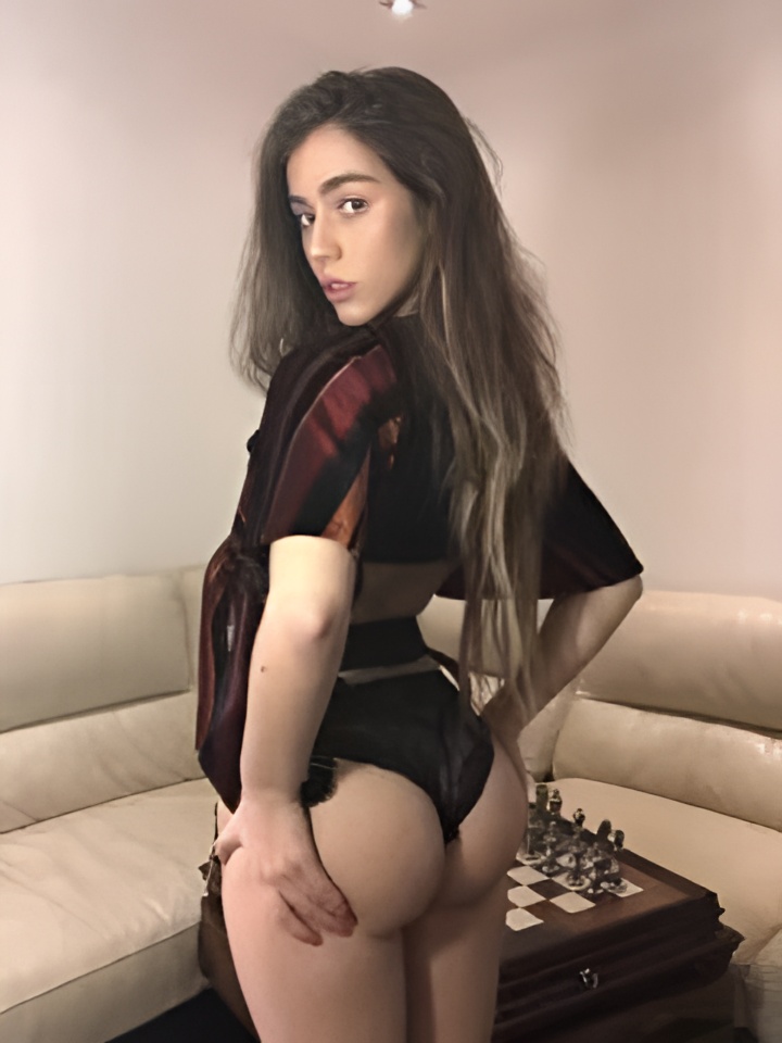 Роксана привлекальеная девушка из Молодогвардейска цена от 4000 руб