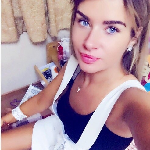 Зоя привлекальеная девушка из Молодогвардейска цена от 3500 руб