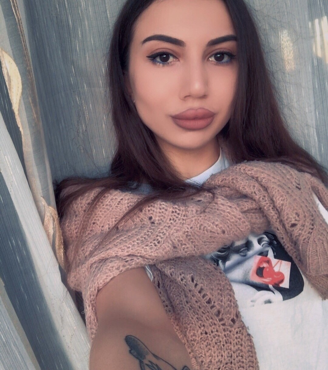 Инна привлекальеная девушка из Молодогвардейска цена от 3500 руб