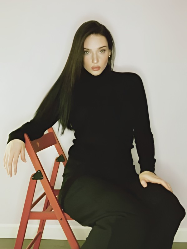 Милана привлекательная девушка из Молодогвардейска цена от 1500 руб