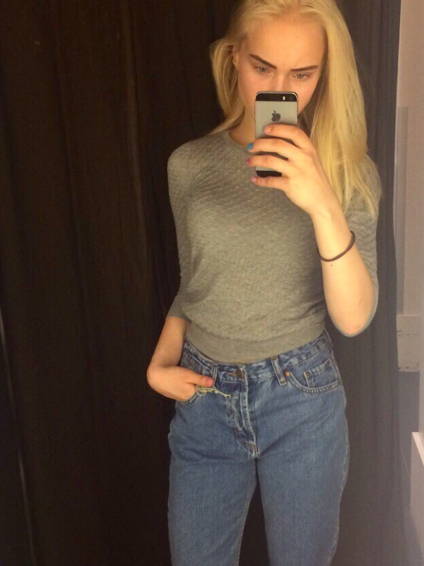 Есения привлекательная девушка из Молодогвардейска цена от 3000 руб