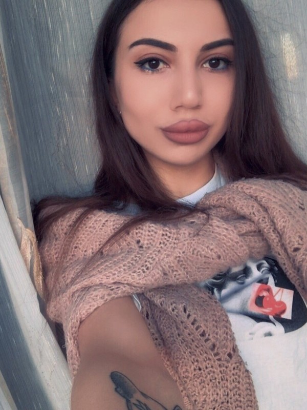 Инна привлекательная девушка из Молодогвардейска цена от 3500 руб