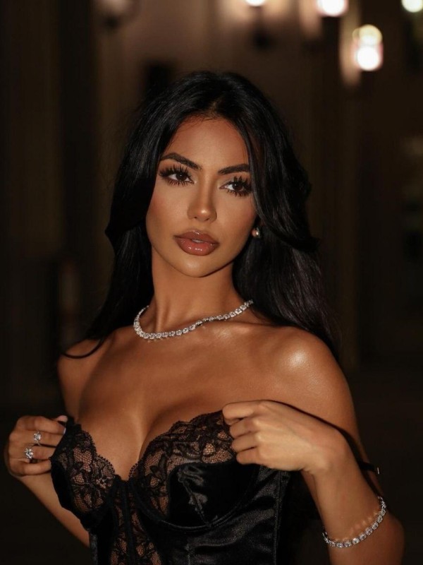 Милана привлекательная девушка из Молодогвардейска цена от 4000 руб