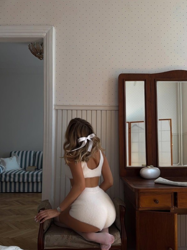 Алиса привлекательная девушка из Молодогвардейска цена от 7000 руб